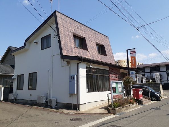 近くの福島御山郵便局まで600m（徒歩8分）