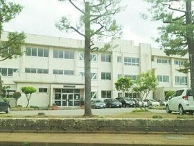 近くの上組小学校まで760m(徒歩10分)