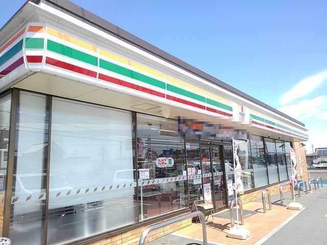 近くのセブンイレブン日永西５丁目店まで120m（徒歩2分）