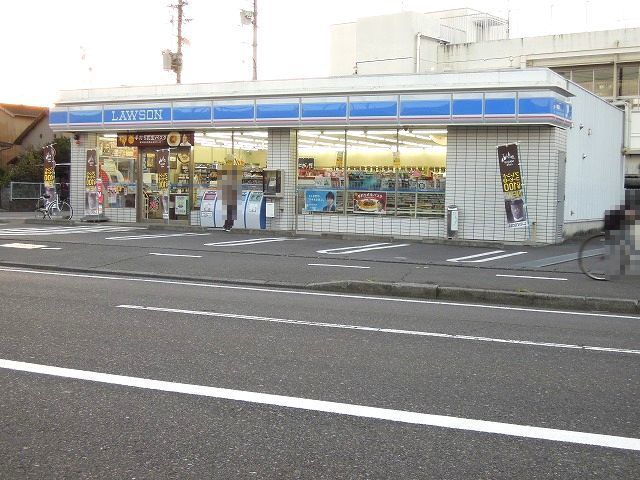 近くのローソン古庄店まで850m（徒歩11分）