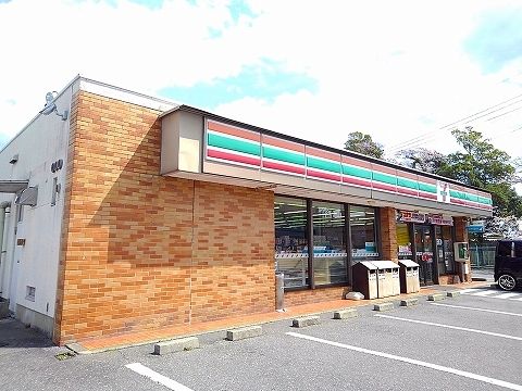 近くのセブンイレブン黒磯豊浦店まで180m（徒歩3分）