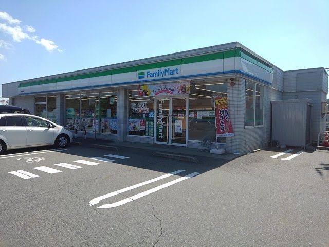 近くのコンビニまで800m（徒歩10分）