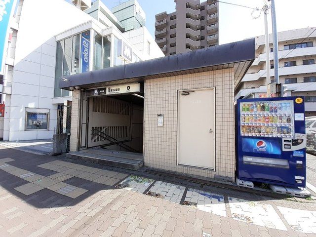 近くの駅まで800m（徒歩10分）