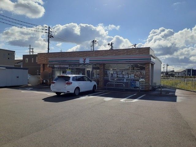 近くのセブンイレブン 鶴岡茅原店まで850m(徒歩11分)