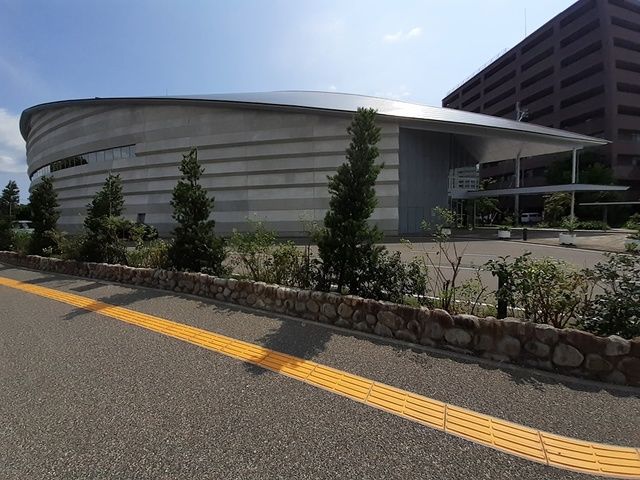 近くの図書館まで1,461m（徒歩19分）