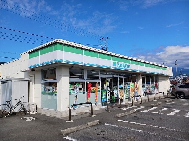 近くのファミリーマート　岩松店まで500m（徒歩7分）