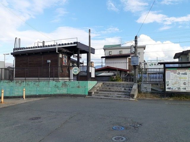 近くの高擶駅まで750m(徒歩10分)