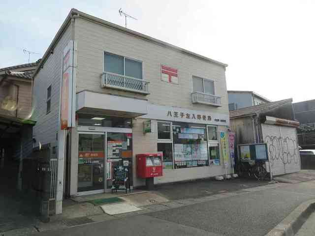 近くの左入郵便局まで450m（徒歩6分）