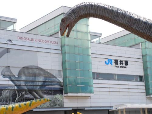 近くのJR福井駅まで1,300m(徒歩17分)