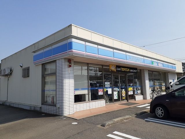 近くのコンビニまで450m（徒歩6分）