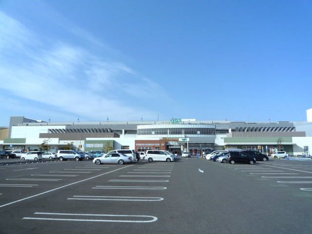近くのイーアスつくばまで5,000m(徒歩63分)