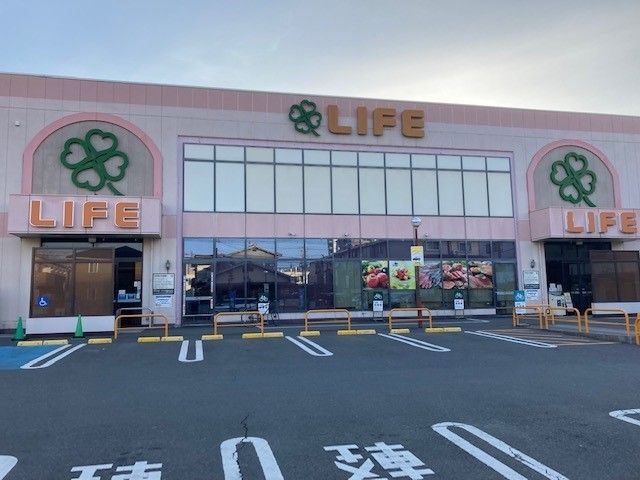 近くのライフ西京極店まで650m(徒歩9分)
