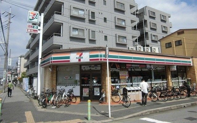 近くのコンビニまで850m（徒歩11分）