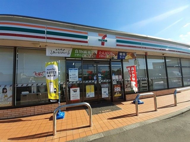 近くのセブン-イレブン 下稲吉店まで800m（徒歩10分）