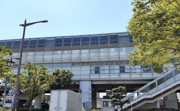 近くの沢良宜駅まで700m（徒歩9分）