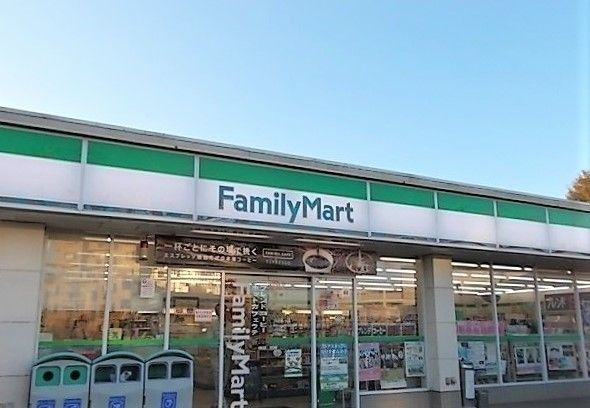近くのファミリーマート東村山久米川町まで160m（徒歩2分）