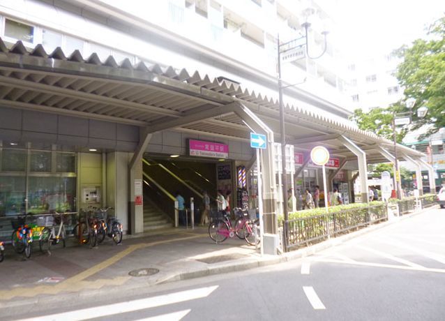 近くの常盤平駅まで760m(徒歩10分)