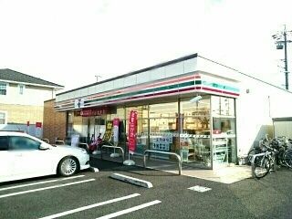 近くのコンビニまで500m（徒歩7分）