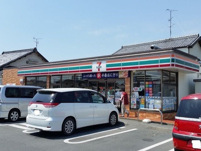 近くのセブンイレブン浜松馬郡店まで180m（徒歩3分）