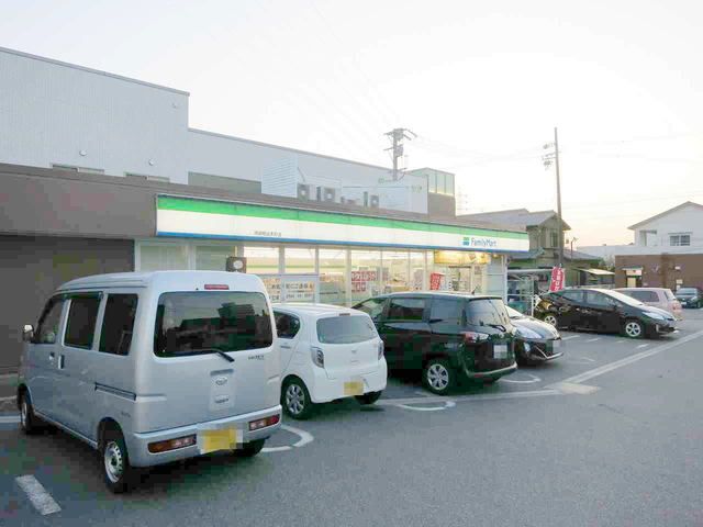 近くのファミリーマート 岡崎鴨田本町まで280m（徒歩4分）