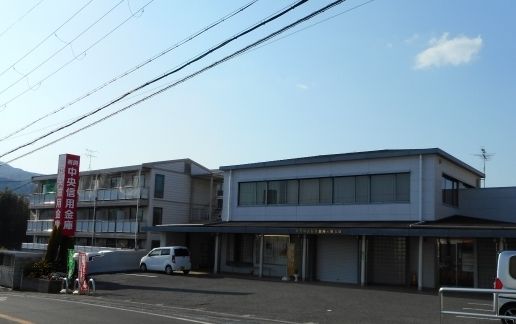 近くの銀行まで550m（徒歩7分）