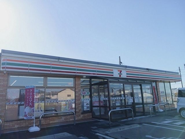 近くのコンビニまで2,000m（徒歩25分）