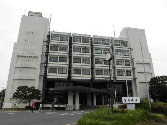 近くの佐倉市役所まで800m（徒歩10分）