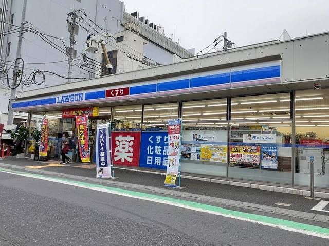 近くのコンビニまで220m（徒歩3分）