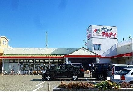 近くのマルアイ東二見店まで450m（徒歩6分）