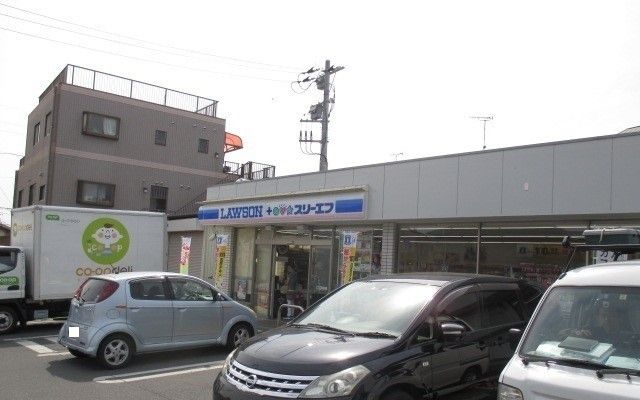 近くのローソン・スリーエフまで125m（徒歩2分）