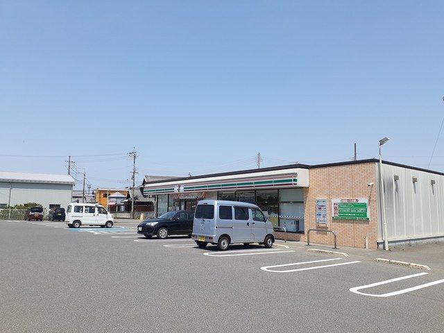 近くのセブンイレブン紀の川粉河店様まで400m（徒歩5分）