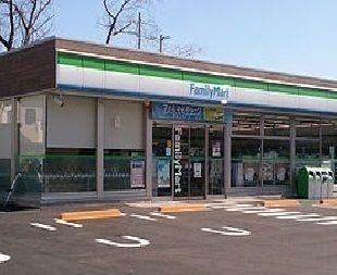 近くのコンビニまで200m（徒歩3分）
