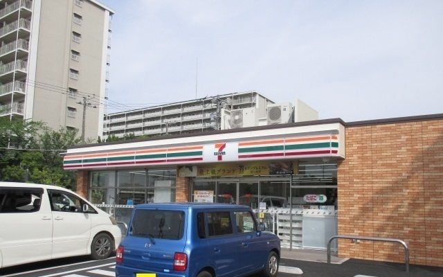 近くのセブンイレブン市川南大野2丁目まで415m(徒歩6分)