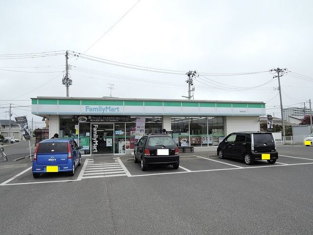 近くのファミリーマート若林荒井店まで2,000m(徒歩25分)