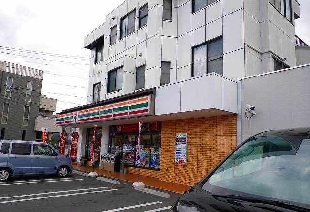 近くのコンビニまで120m（徒歩2分）