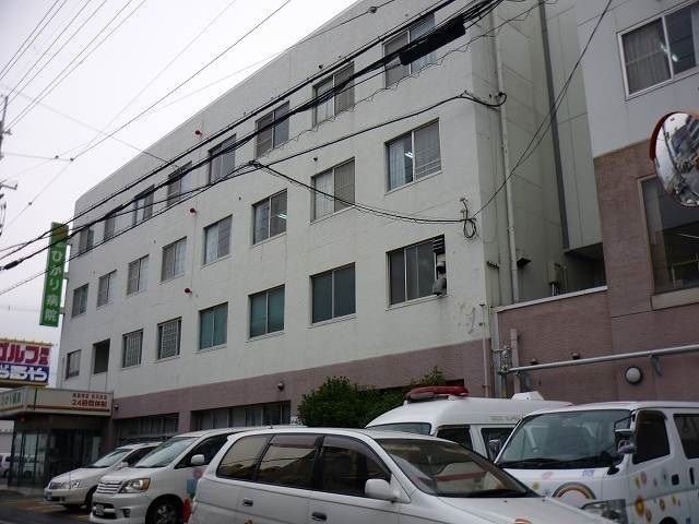 近くの寝屋川ひかり病院まで400m（徒歩5分）