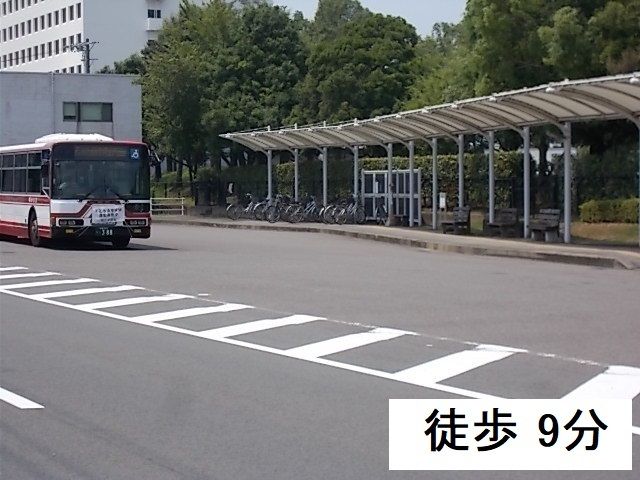 近くの施設まで700m（徒歩9分）