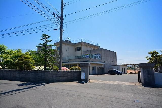 近くの築上町立　築城中学校まで1,500m（徒歩19分）