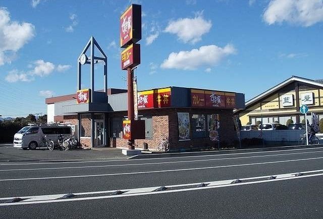 近くのすき家まで200m（徒歩3分）