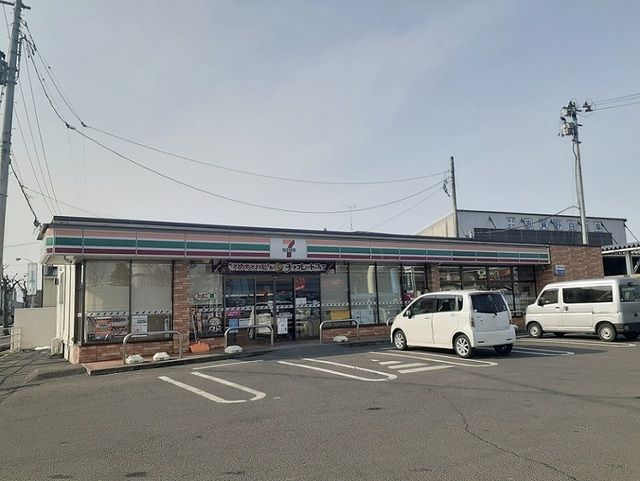 近くのセブンイレブン宮城吉岡店まで210m（徒歩3分）