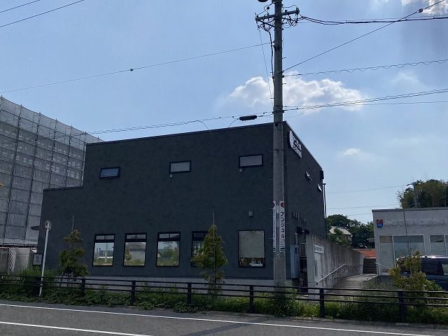 近くのアニウェルまで500m(徒歩7分)