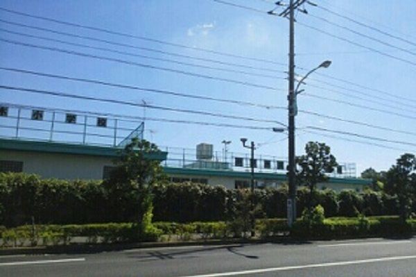 近くの小平市立鈴木小学校まで350m(徒歩5分)