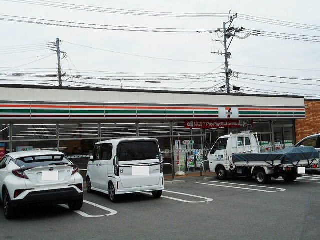 近くのセブンイレブン益城福富店まで1,000m（徒歩13分）