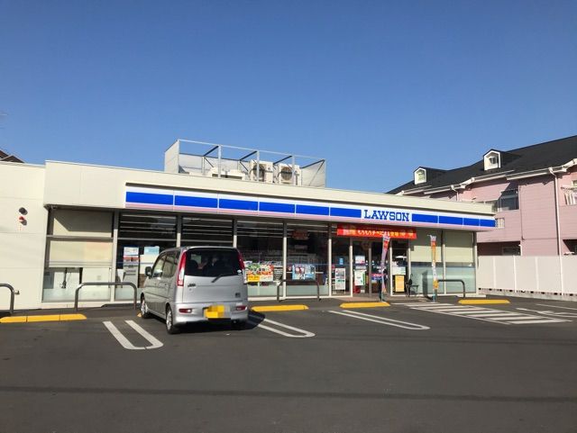 近くのコンビニまで300m（徒歩4分）