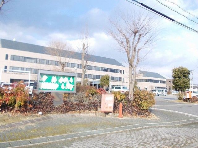 近くの役所まで1,100m（徒歩14分）