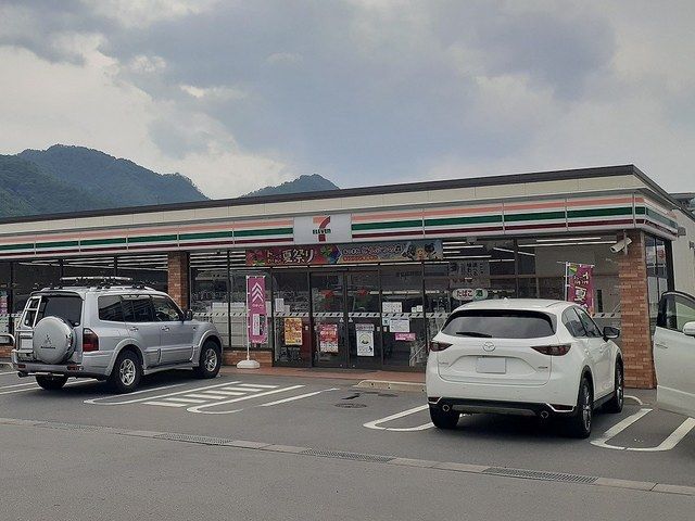 近くのセブンイレブン下丸子店まで350m(徒歩5分)