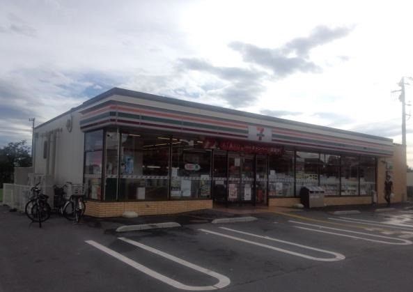 近くのセブンイレブン桶川東１丁目店まで230m（徒歩3分）