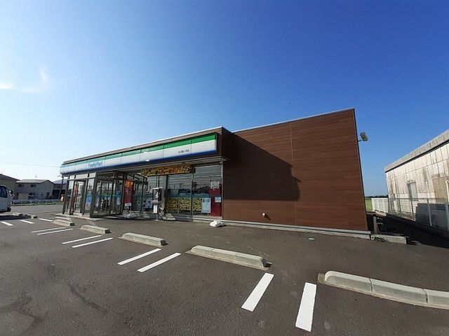 近くのコンビニまで1,800m（徒歩23分）