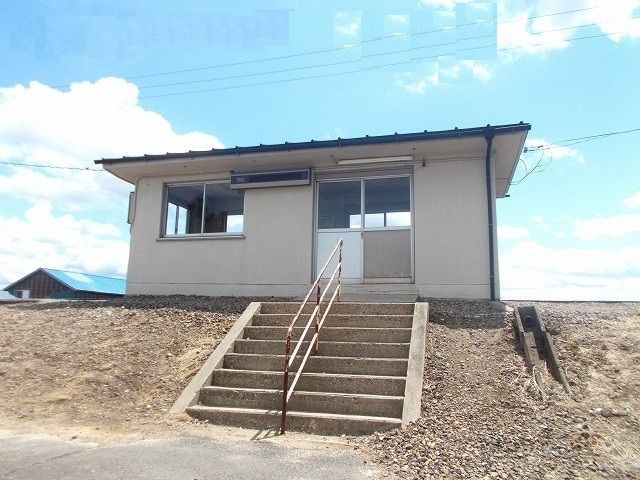 近くの駅まで1,400m（徒歩18分）