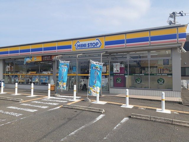 近くのミニストップまで431m(徒歩6分)